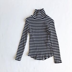 Zara black/white  ribbed mock neck top EUC 6Y